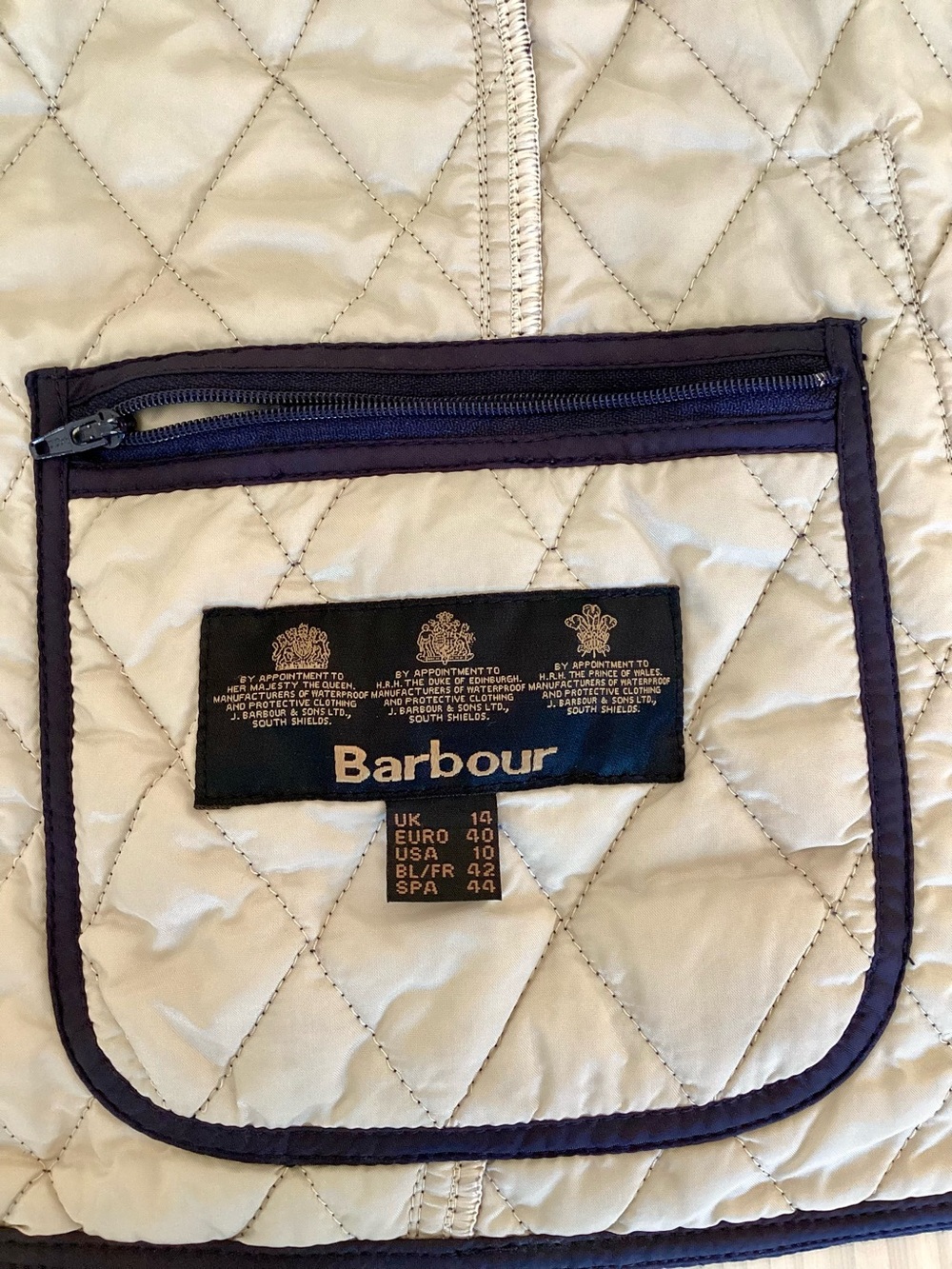 Barbour Liddesdale Quilted Vest Gilet Black Women's US 10 UK 14 Flaw - Picture 8 of 10